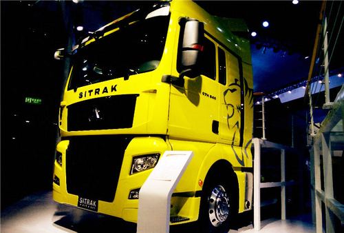 "智造"先行 国内首款智能卡车汕德卡c7h将亮相上海车展